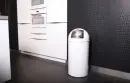 Pushcan, Weiß